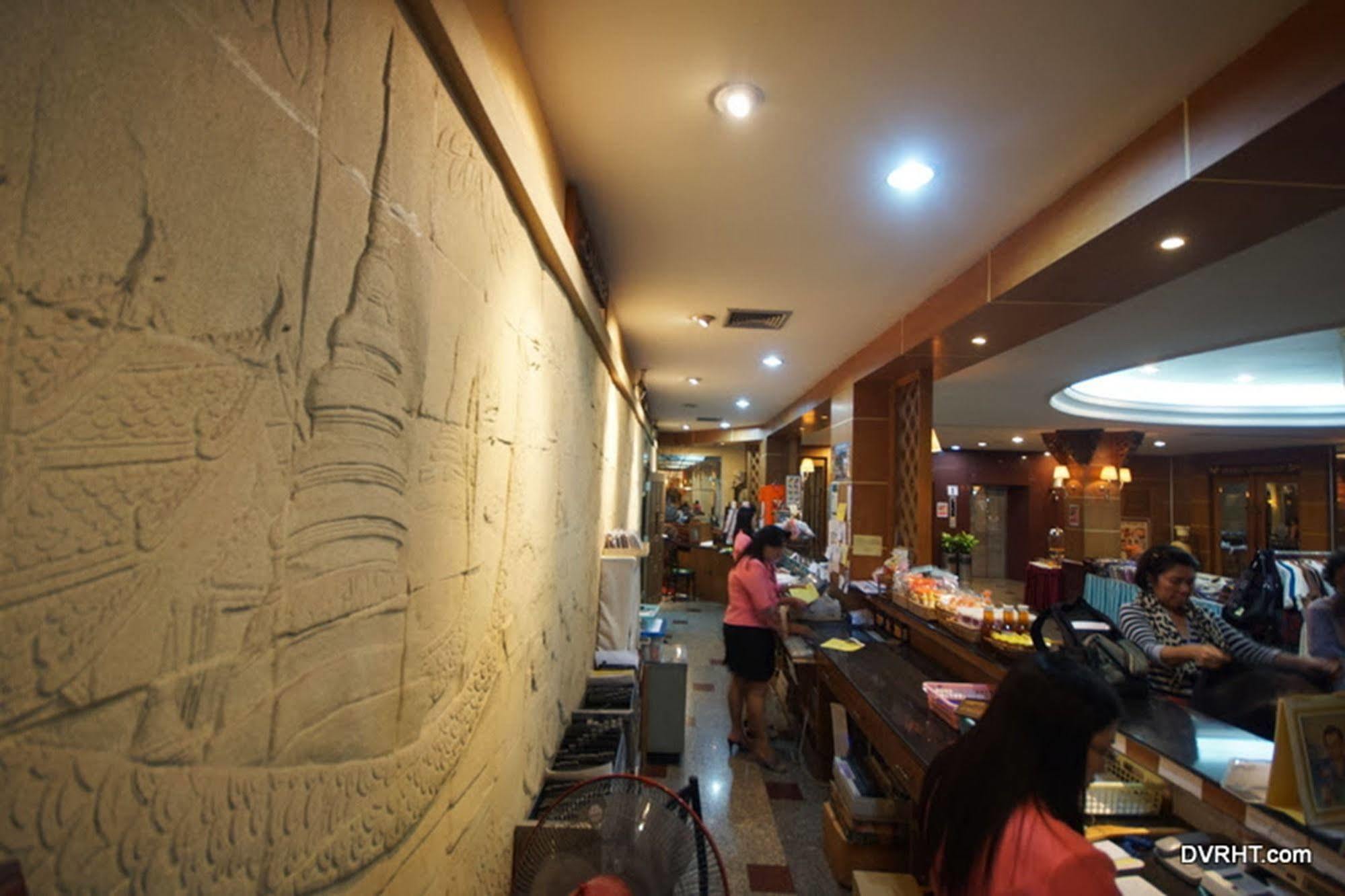 Dhevaraj Hotel Nan Exterior photo